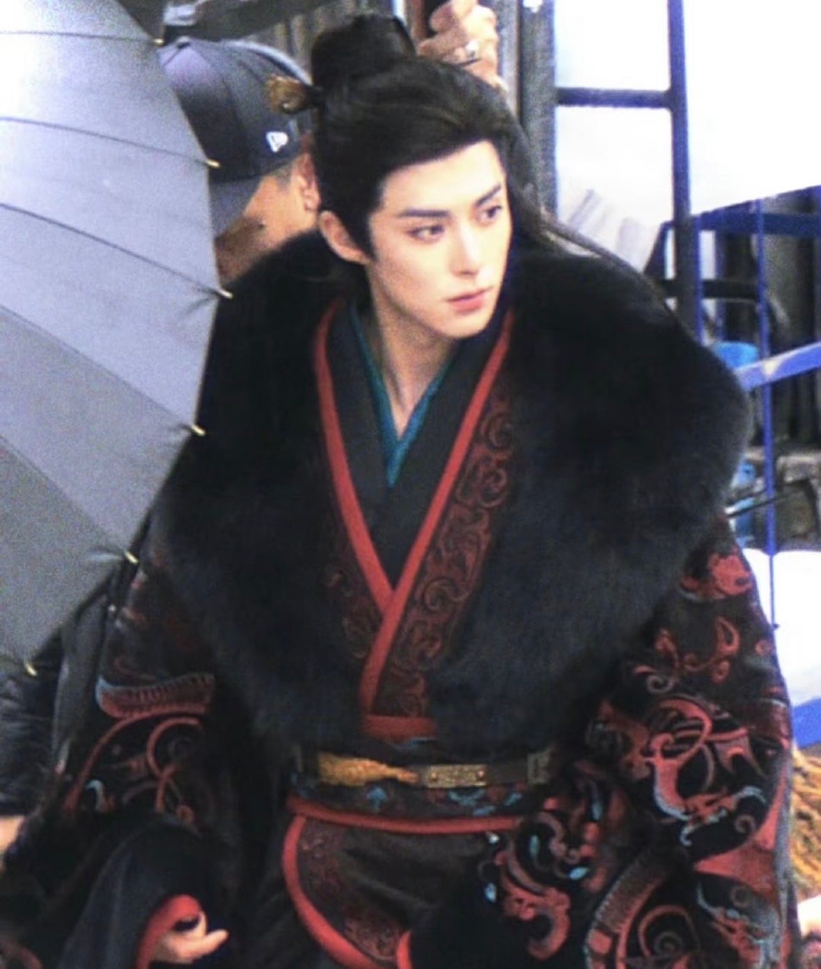 Vương gia đẹp vô địch Trung Quốc hiện tại: Nhan sắc nghiêng trời lệch đất, cao sang quyền quý ngút ngàn- Ảnh 3.