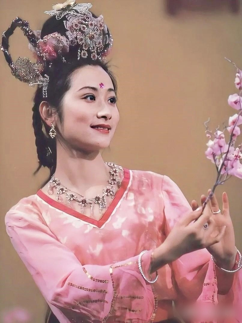 Nữ yêu có số phận bi thảm nhất Nữ yêu có số phận bi thảm nhất