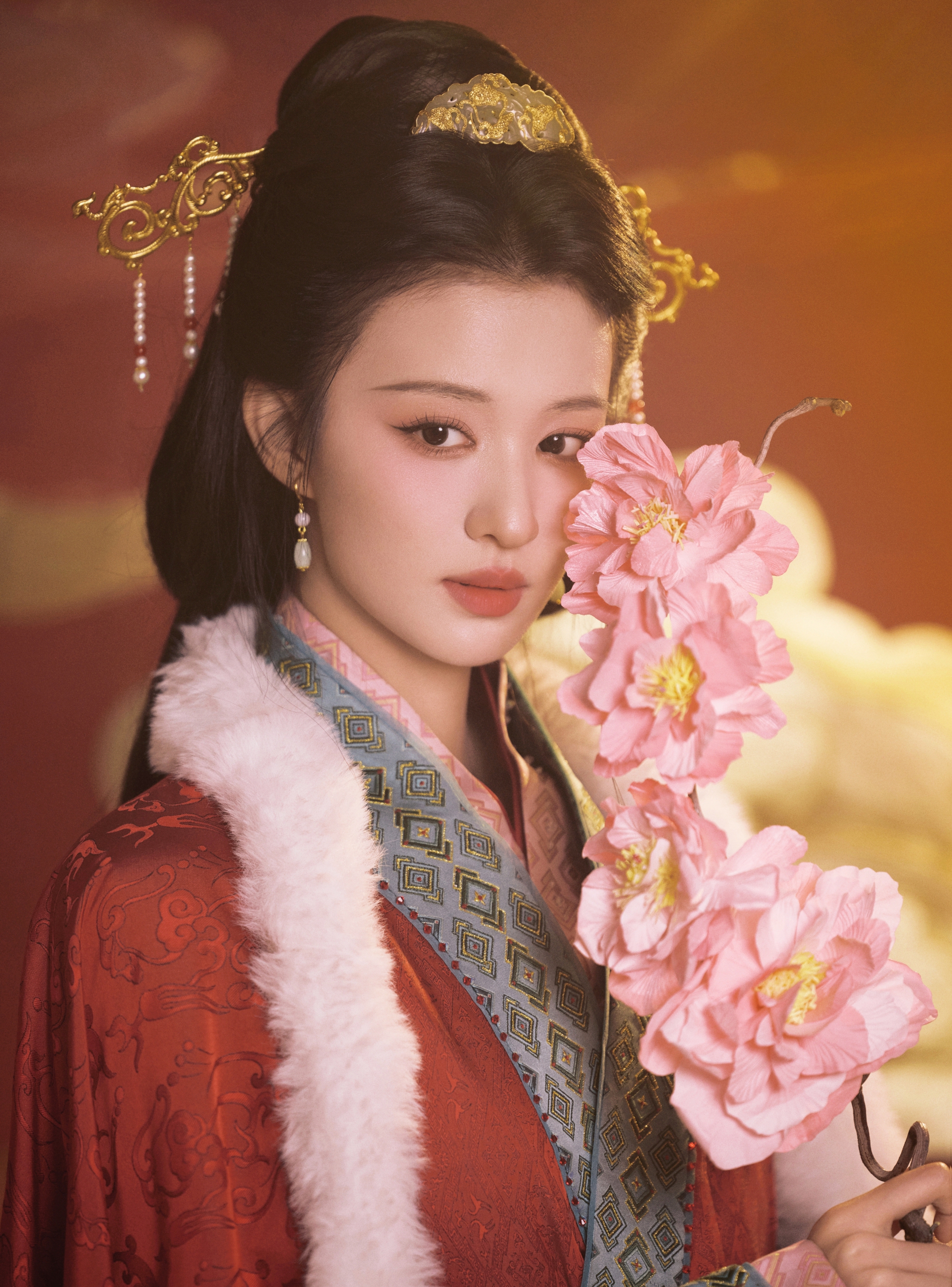 Mỹ nhân đẹp nhất đêm hội giao thừa 2026: Nhan sắc như bức tranh giang sơn gấm vóc, bảo sao ai gặp cũng yêu- Ảnh 5.