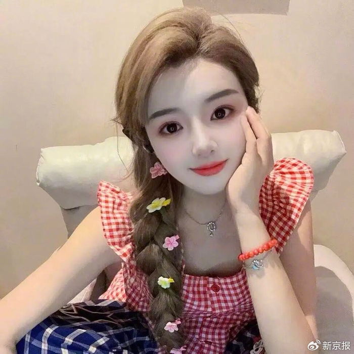 w700d1q75cms-1767090890264-17670908909401272501806 "Hãy Để Tôi Tỏa Sáng" bản đời thực: Gia đình hào môn "bố quan chức, mẹ người mẫu" hoá ra đều là thuê người diễn và cú lừa hôn khiến chú rể sụp đổ w700d1q75cms 1767090890264 17670908909401272501806