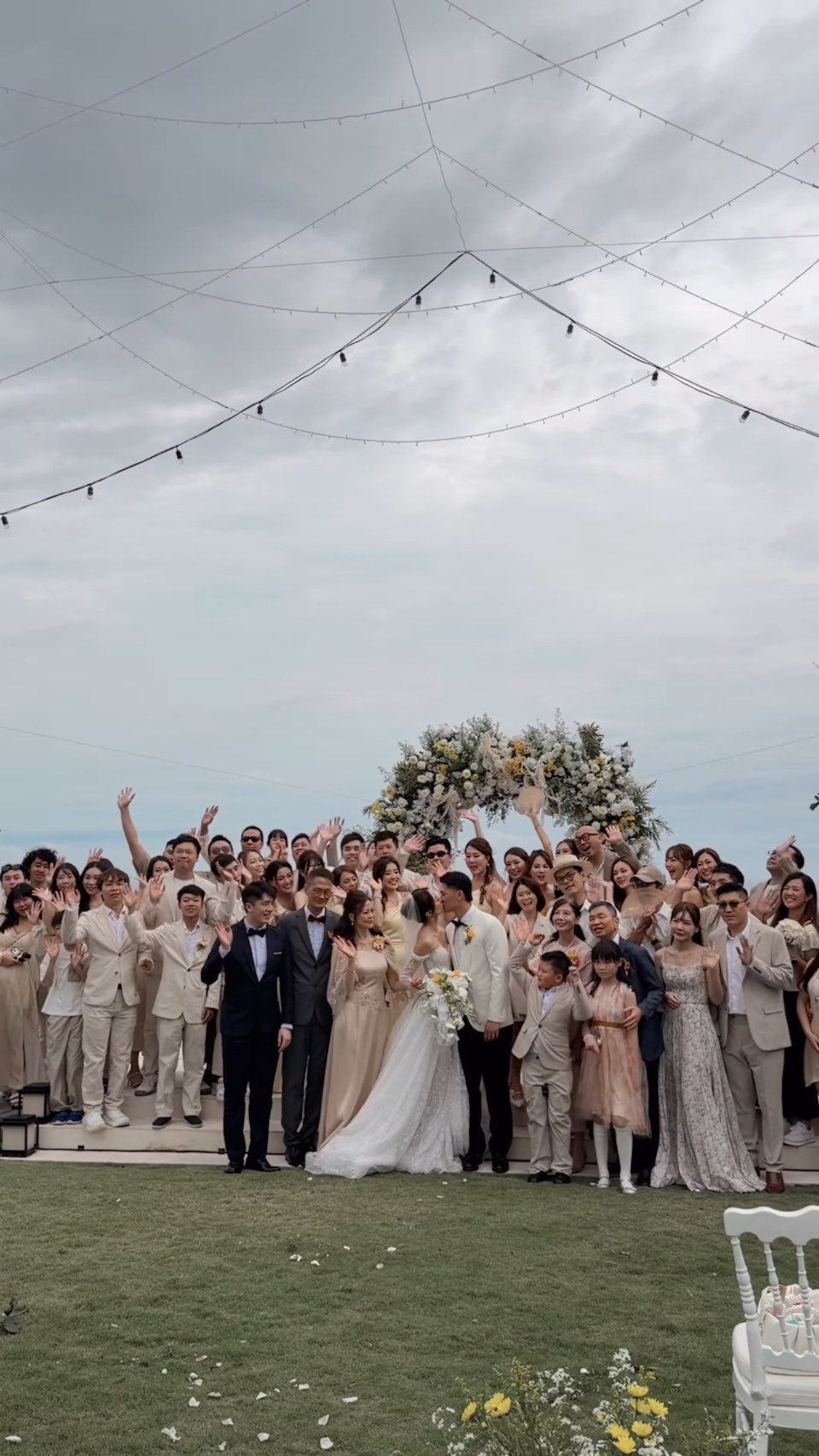 "Nữ thần chân dài" bí mật cưới người tình lâu năm wfy1 ql psi9alclk y3lgrq2aoqgoisqcm8jqnjvi4 177070907847489485940 1770716636924 1770716637090445967446