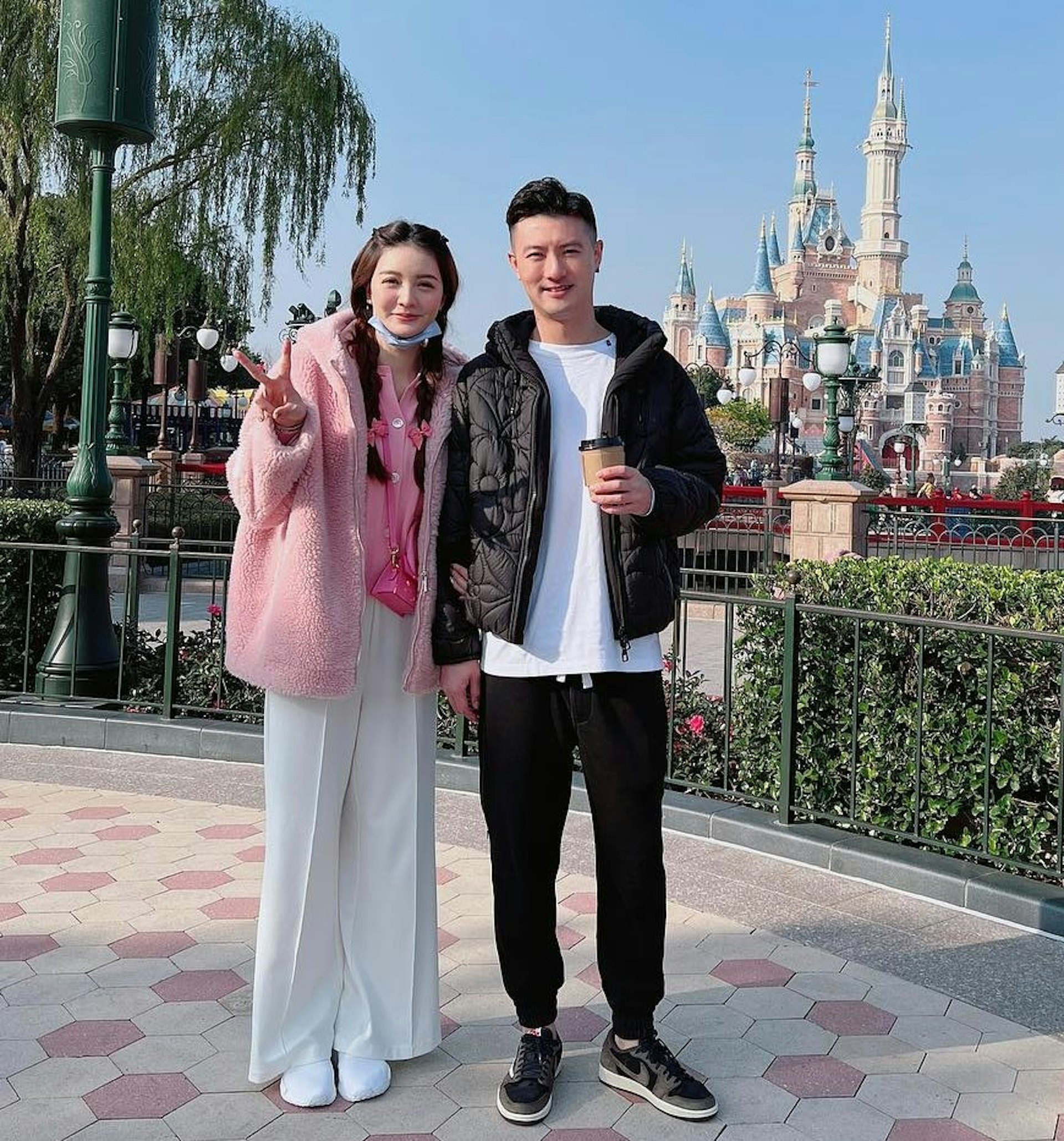 Bất ngờ mùng 1 Tết: Nữ diễn viên biến mất khỏi showbiz suốt 2 năm... nay công khai chồng và con trai 2 tuổi- Ảnh 2.