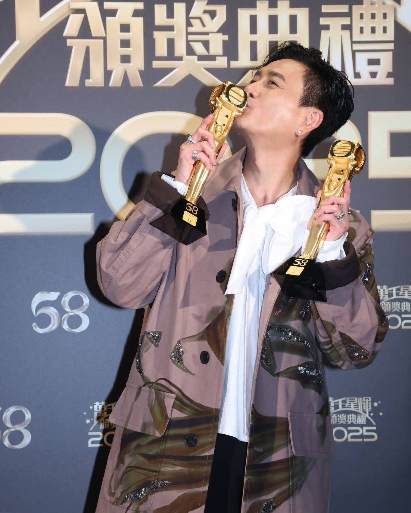 Huỳnh Tông Trạch khóc nức nở- Ảnh 3.