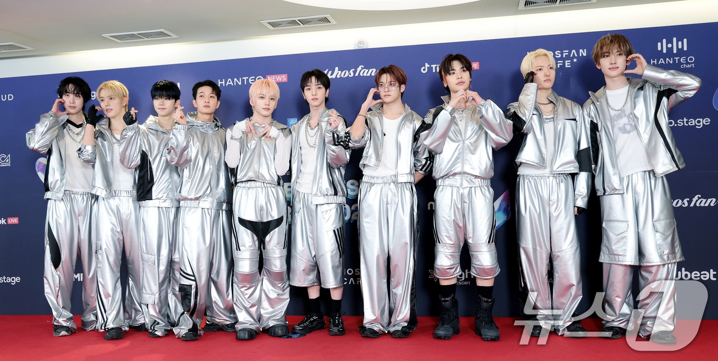 Thảm đỏ Hanteo Music Awards 2026: Tiffany (SNSD) rạng rỡ xinh hút hồn, át hết dàn mỹ nhân đàn em- Ảnh 25.