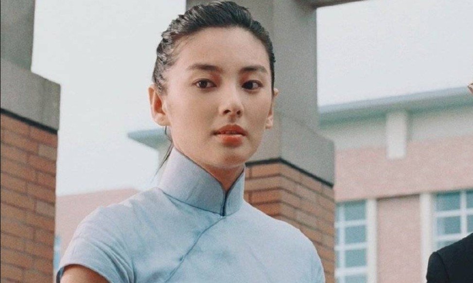 Trương Vũ Kỳ được Châu Tinh Trì nâng đỡ. Cô dựa vào danh xưng