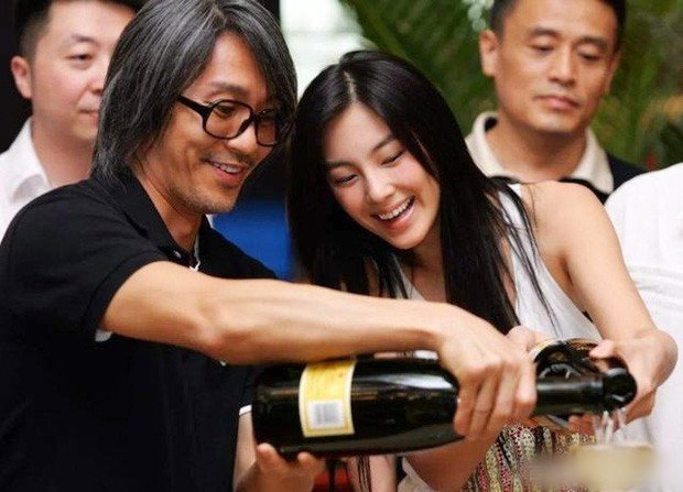 Trương Vũ Kỳ được Châu Tinh Trì nâng đỡ. Cô dựa vào danh xưng