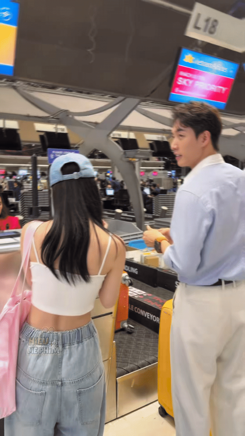 "Nổ" clip cặp sao Việt bị bắt gặp tình tứ trên máy bay y phimdukienrarap03042026khenphimnetworkhanhanhlaoitactruyenthongcuaphim ezgifcom video to gif converter 17708134218042062991494 1770854141777 17708541425391331880106