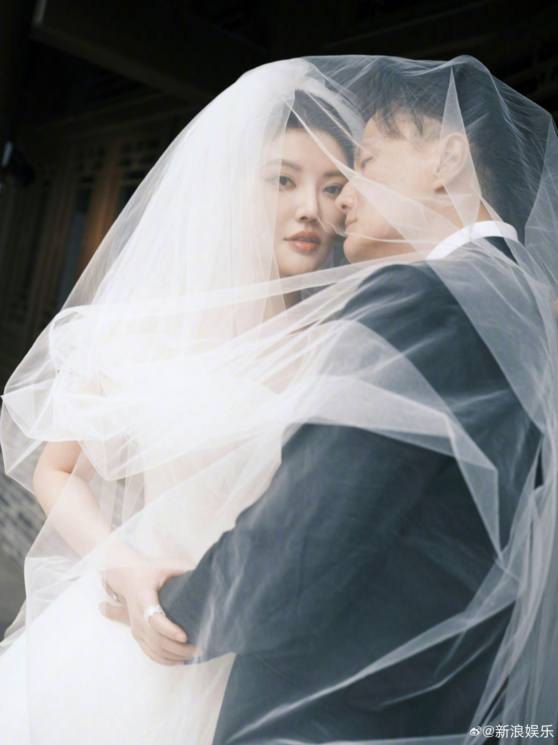 Cặp đôi diễn viên hủy bỏ đám cưới diễn ra hôm nay vì đàng trai ép bạn gái học tiếng Anh trước khi ngủ- Ảnh 2.