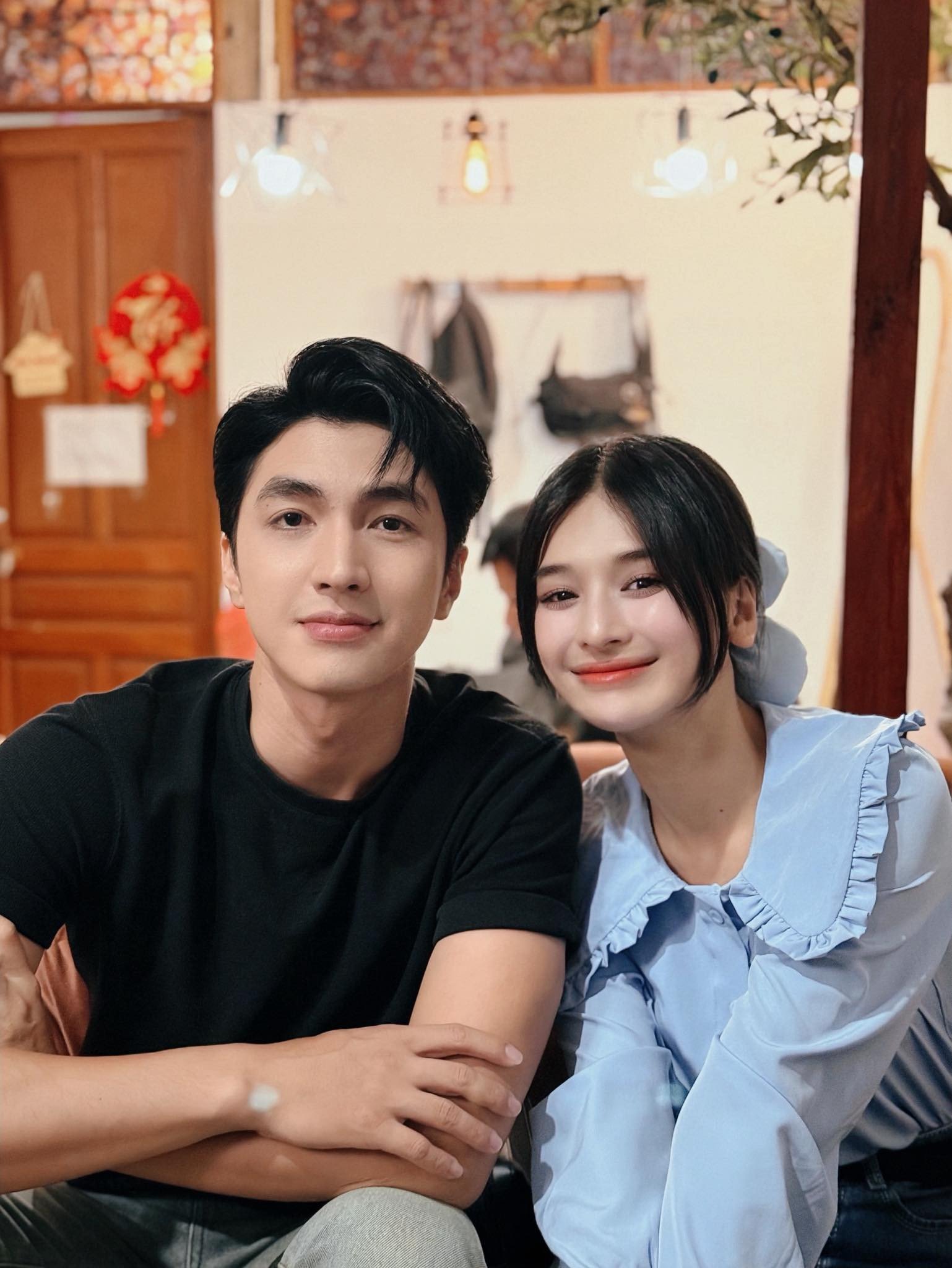 Yến My với Thanh Sơn và Bình An ở hậu trường phim. 