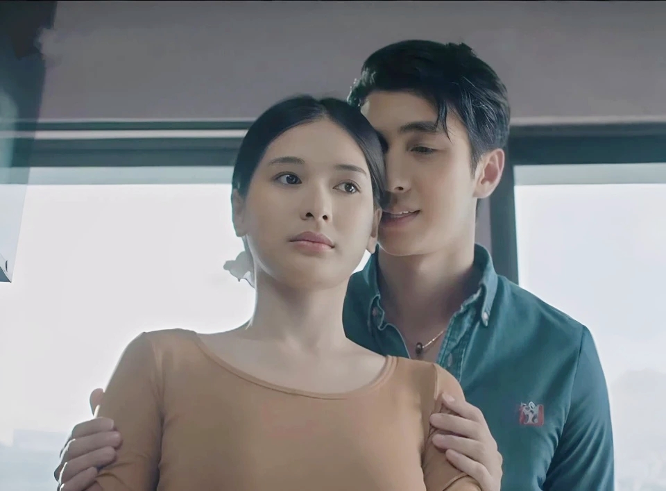 Cả MXH Việt chán ghét 1 mỹ nhân cực xấu tính: Ngoại tình còn giả vờ thanh cao, tham lam ích kỷ không ai bằng- Ảnh 3.