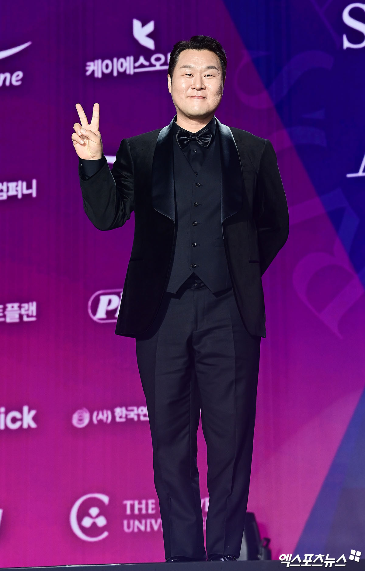 Siêu thảm tím APAN Star Awards 2025: IU hóa “nữ thần mùa xuân”, 2 bạn trai màn ảnh của Yoona đụng độ- Ảnh 28.