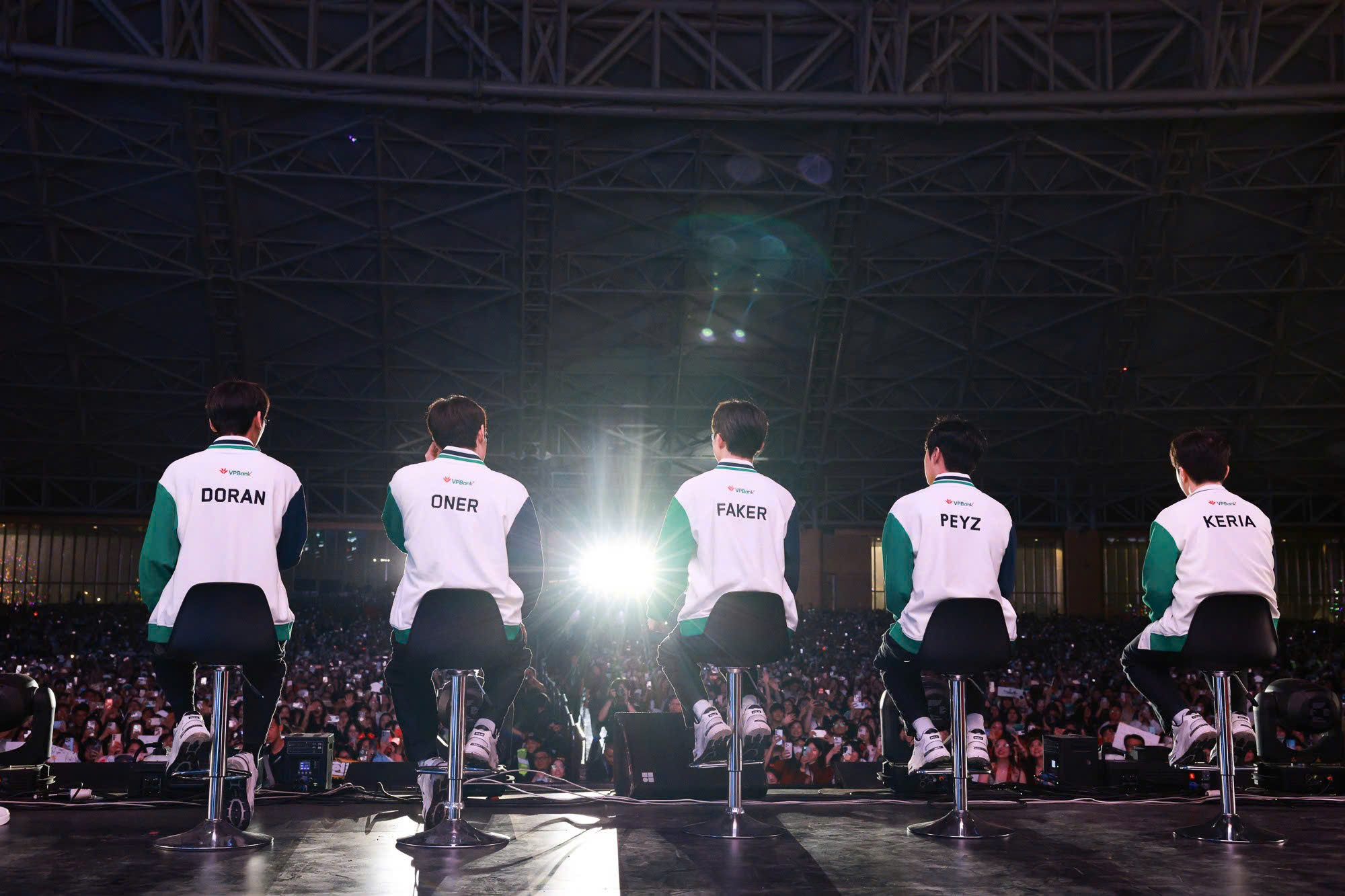 Fan meeting T1 tại Việt Nam: Sự kiện hoành tráng nhưng nhiều tranh cãi, ban tổ chức nói gì?- Ảnh 2.