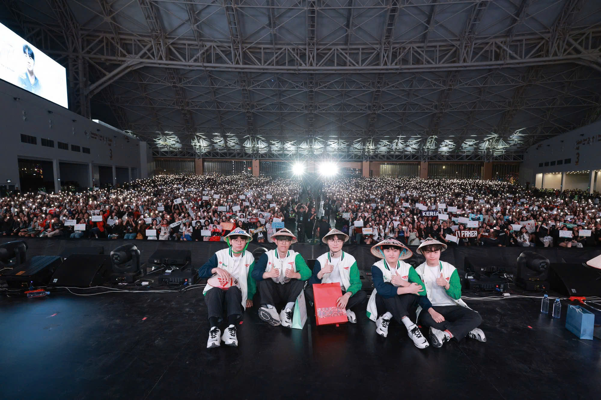 Nhìn lại làng Game Việt 2025: Nhộn nhịp, sôi động, mong đợi một năm Bính Ngọ bừng sáng- Ảnh 1.