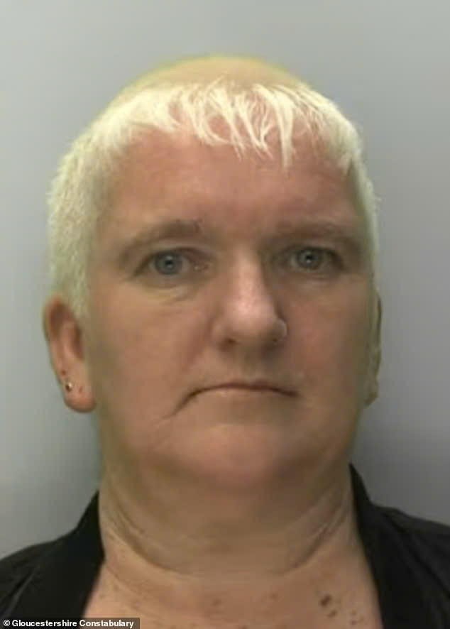 Người phụ nữ bị nhốt như nô lệ 25 năm trong căn phòng bẩn thỉu, manh mối giải cứu chính là mẩu giấy- Ảnh 4.