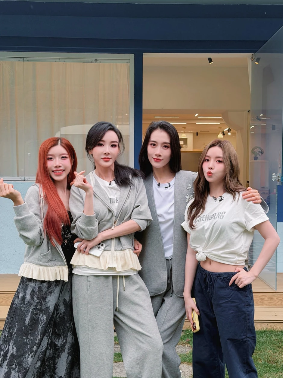 “Đệ nhất mỹ nhân showbiz” từng đánh bại Trang Pháp: Giọng ngọt gợi nhớ cả thanh xuân