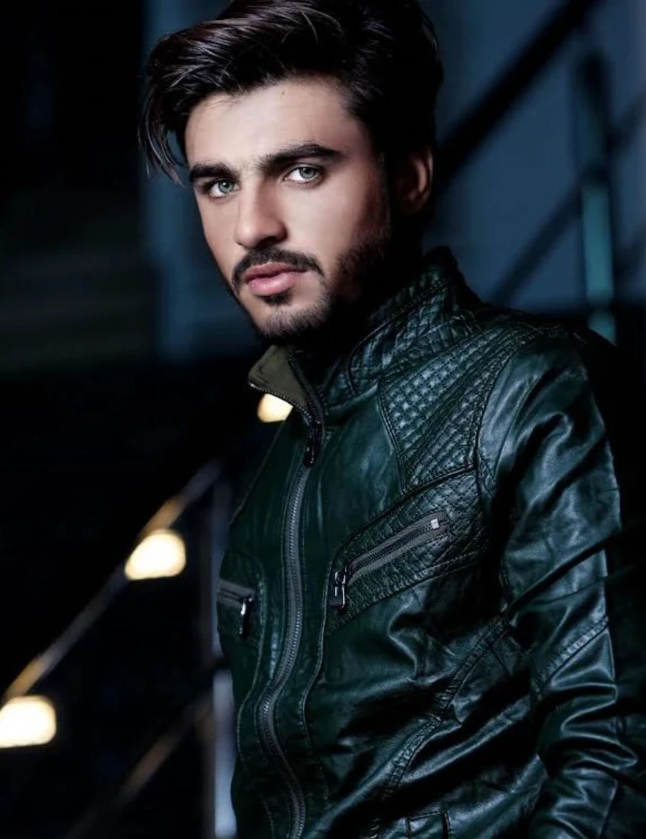 "Anh bán trà đẹp trai nhất thế giới" bây giờ ra sao?