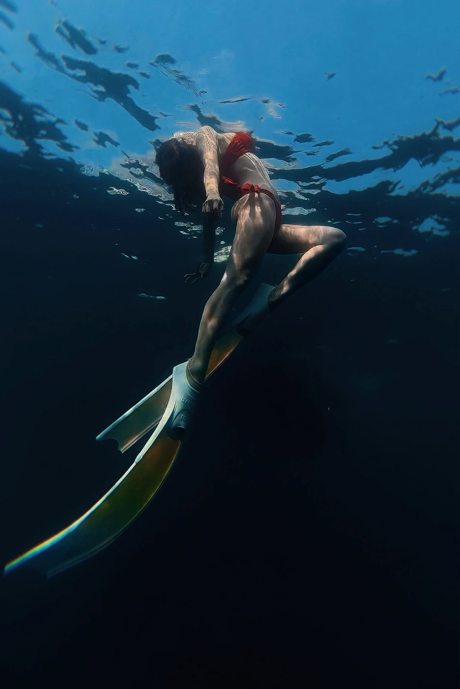 "Bỏng mắt" với vóc dáng U40 đỉnh cao của ca sĩ Diệp Lâm Anh