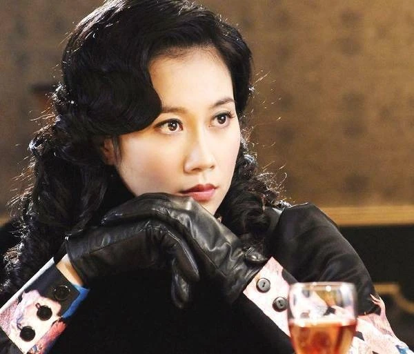 "Chị Đẹp không ai muốn nhận" được Trang Pháp cứu vớt: 5 lần bị ghẻ lạnh ở show Tỷ Tỷ cũng chưa "muối mặt" bằng lần bị đuổi khỏi Cannes