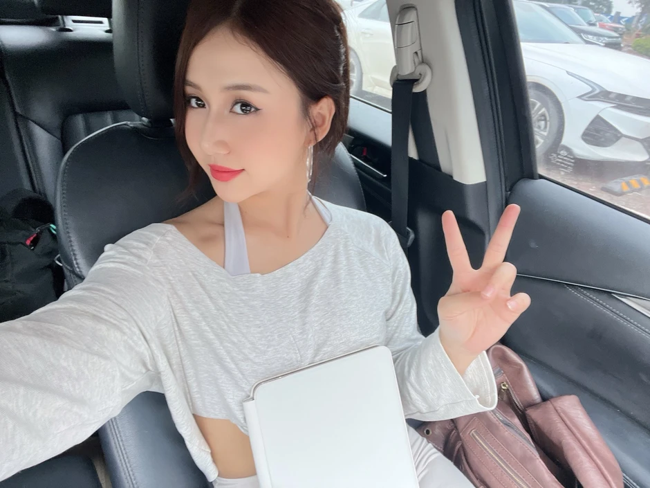 "Comeback" với bộ ảnh mới, Như Lê khiến người xem "rụng rời" với nhan sắc thăng hạng