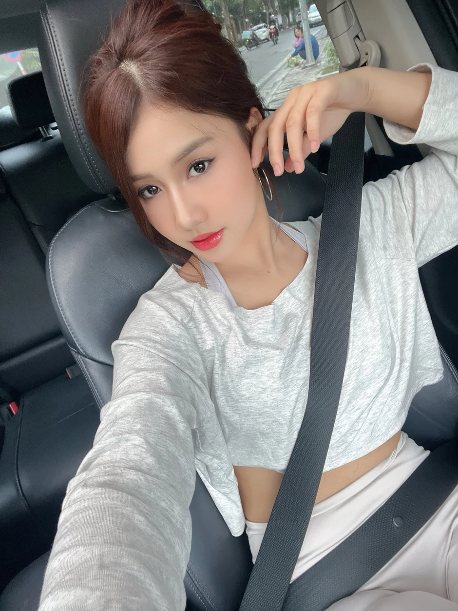 "Comeback" với bộ ảnh mới, Như Lê khiến người xem "rụng rời" với nhan sắc thăng hạng