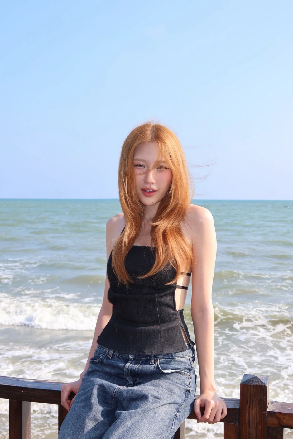 "Em gái Trấn Thành" khoe lưng trần quyến rũ tại Phan Thiết, body "vòng nào ra vòng nấy"