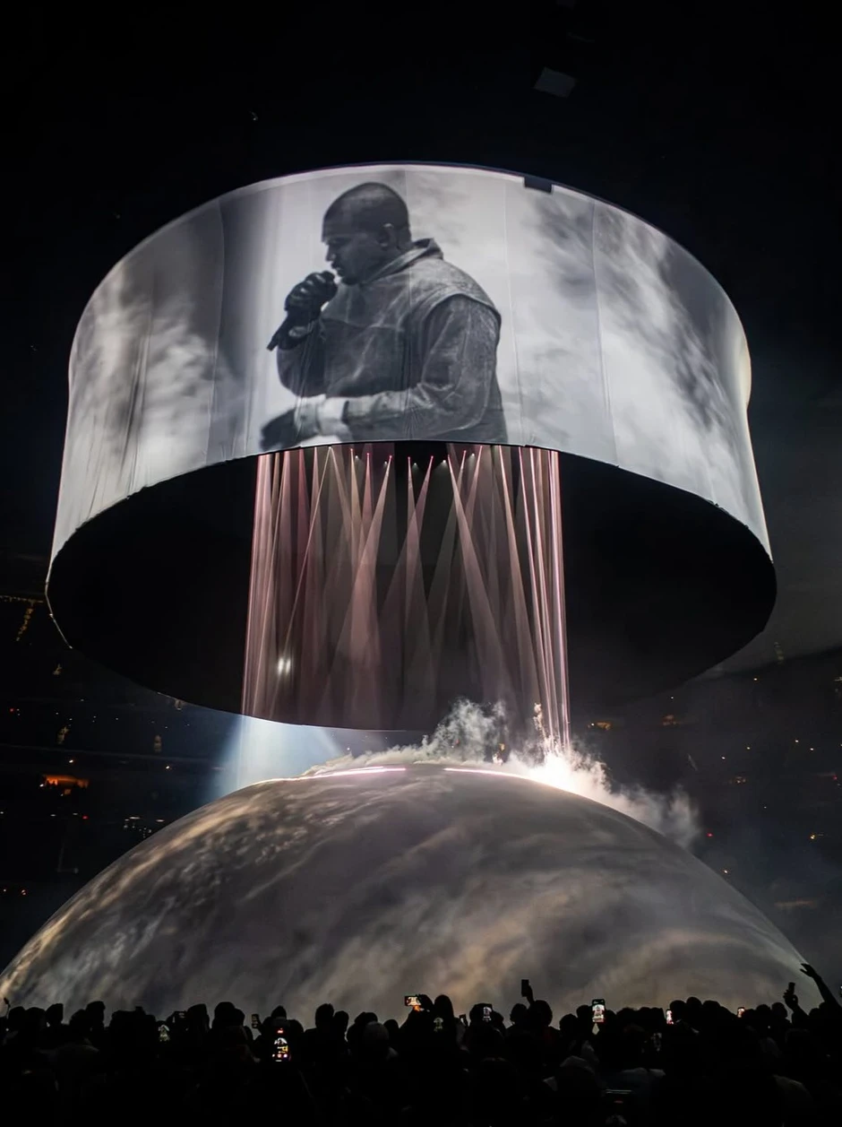 "Gã tồi tuyệt vời" của showbiz bị ghét đến mức bay màu 53 nghìn tỷ mà không bận tâm "Gã tồi tuyệt vời" của showbiz bị ghét đến mức bay màu 53 nghìn tỷ mà không bận tâm