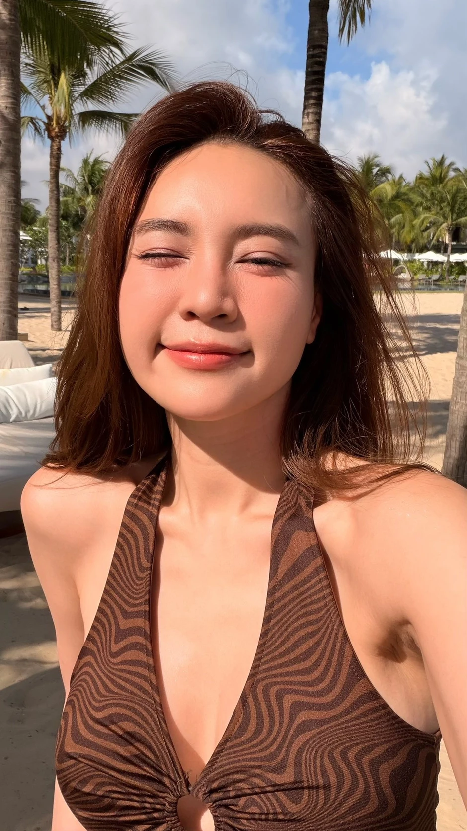 "Ninh Dương Lan Ngọc bầu" bất ngờ lên hot search