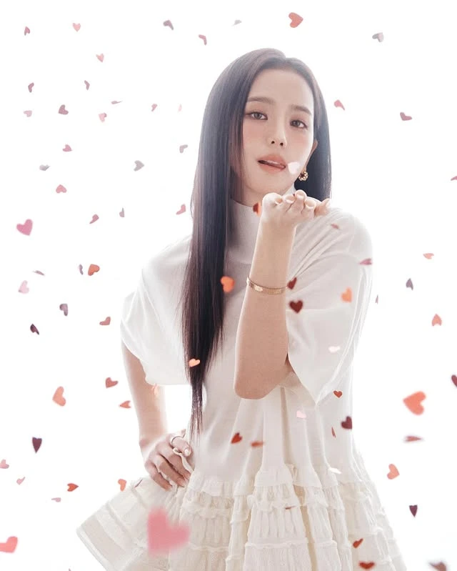 "Phú bà" Jisoo (BLACKPINK) tậu nhà 132 tỷ đồng ở Mỹ?