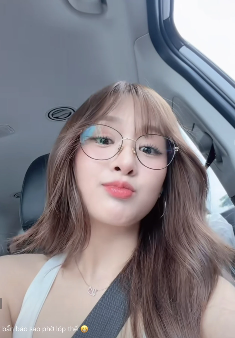 "Thánh nữ Bida" Gấm Kami tung video cận mặt thể hiện thái độ trước làn sóng chỉ trích nội dung thiếu chuẩn mực