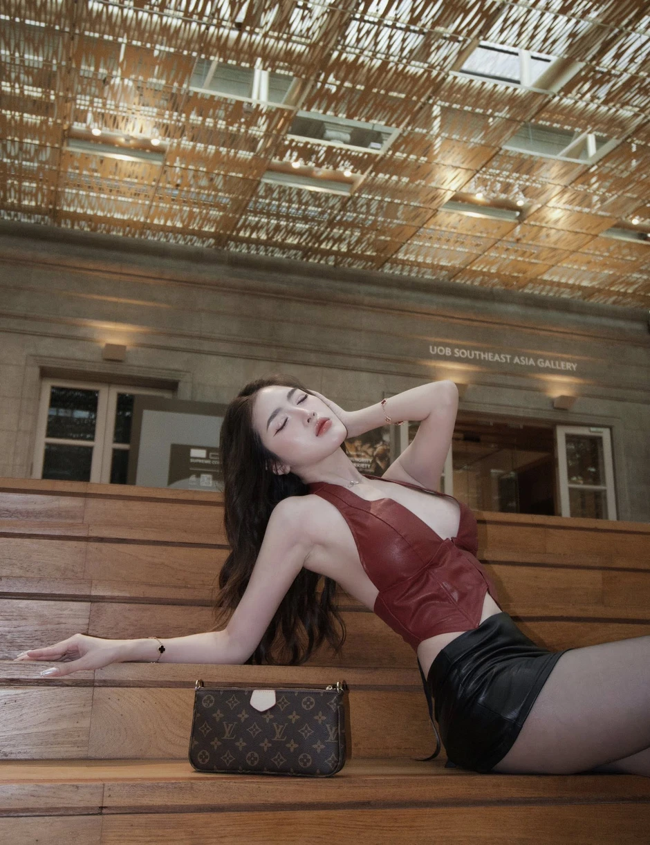 "Thánh nữ Ghiền Mì Gõ" khoe khéo vóc dáng chuẩn người mẫu, nhan sắc ngày càng thăng hạng