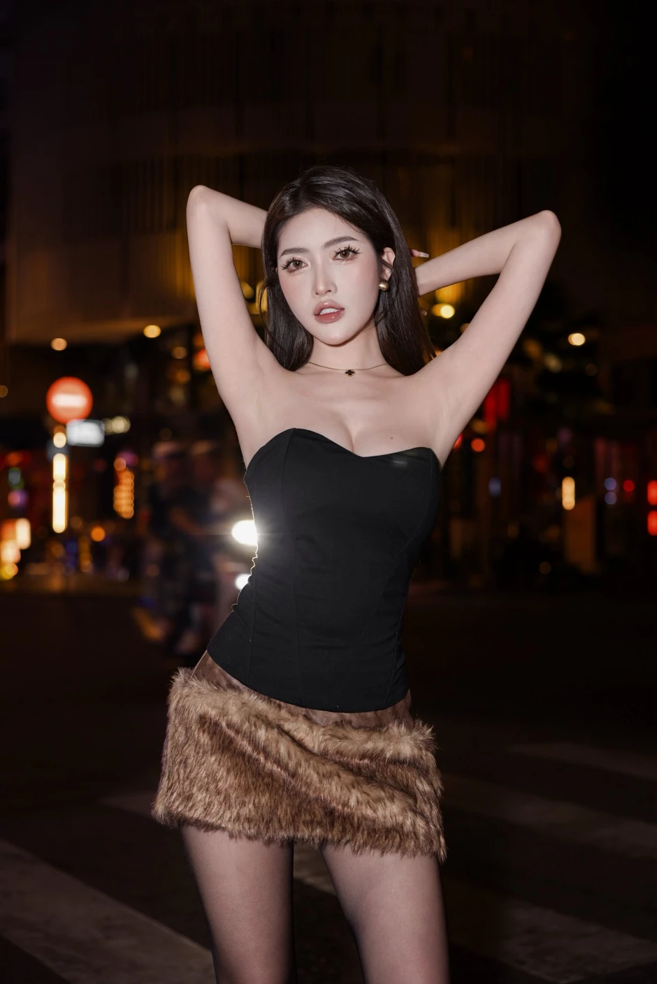 "Thánh nữ Ghiền Mì Gõ" khoe khéo vóc dáng chuẩn người mẫu, nhan sắc ngày càng thăng hạng