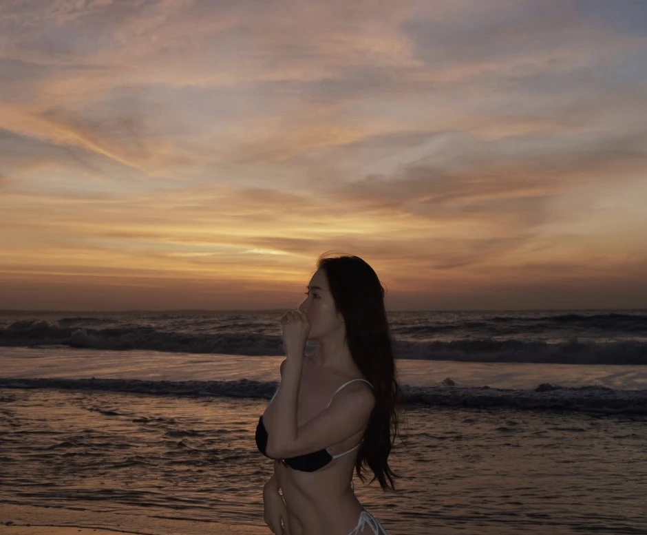 "Thánh nữ Ghiền Mì Gõ" khoe khéo vóc dáng chuẩn người mẫu, nhan sắc ngày càng thăng hạng