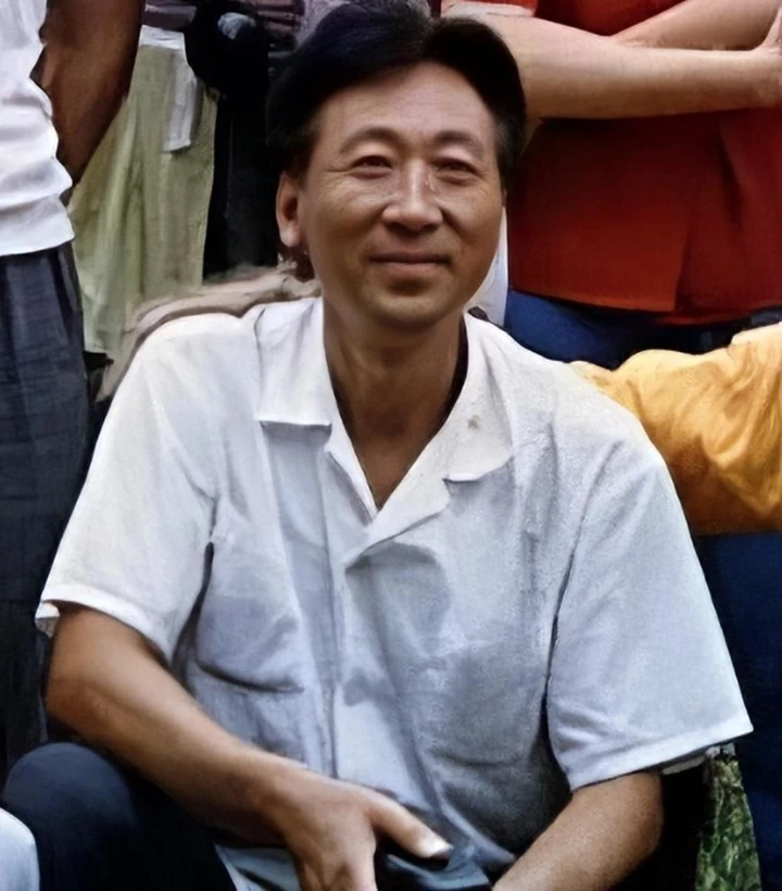 "Yêu quái trăm mắt" trong Tây du ký: Là phó chủ nhiệm đoàn phim, học vấn đáng nể "Yêu quái trăm mắt" trong Tây du ký: Là phó chủ nhiệm đoàn phim, học vấn đáng nể