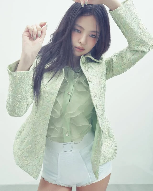 1 bức ảnh khiến tất cả phải "ngả mũ" thán phục Jennie (BLACKPINK)!