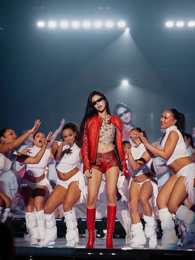 1 bức ảnh khiến tất cả phải "ngả mũ" thán phục Jennie (BLACKPINK)!