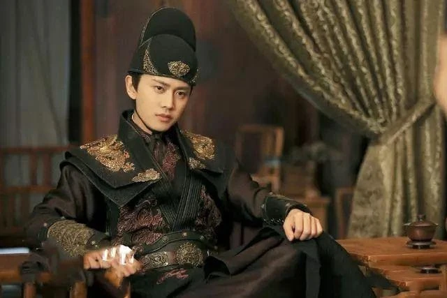 10 mỹ nam cổ trang đẹp nhất Trung Quốc: Trương Lăng Hách bét bảng