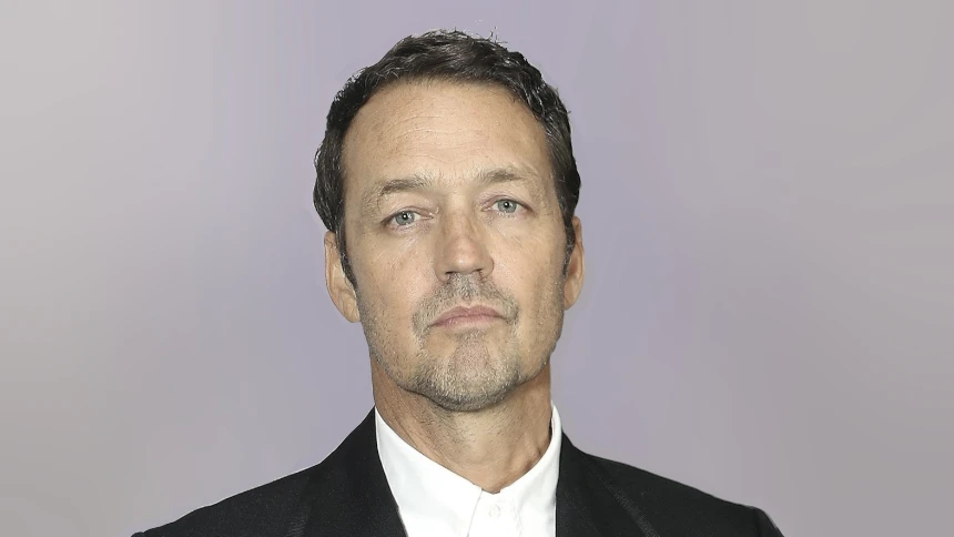 14 năm trước,vài tấm ảnh của paparazzi phá tan cặp đôi Twilight