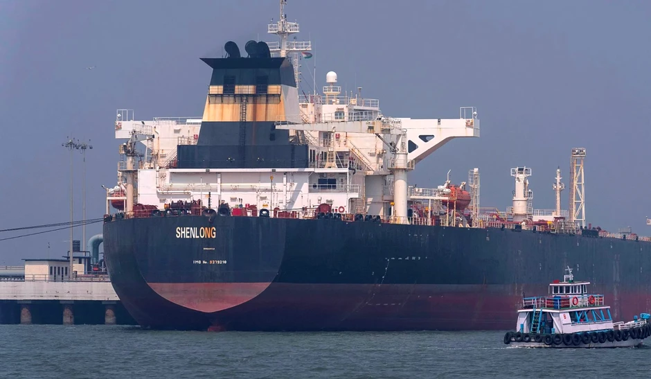 2 tàu chở hơn 100.000 tấn hàng đầu tiên được đi qua eo biển Hormuz ngay sau lệnh ngừng bắn, báo tin cực vui cho cả thế giới 2 tàu chở hơn 100.000 tấn hàng đầu tiên được đi qua eo biển Hormuz ngay sau lệnh ngừng bắn, báo tin cực vui cho cả thế giới