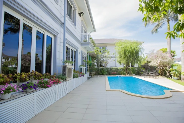 3 căn biệt thự từ Nam ra Bắc của Hồ Quỳnh Hương