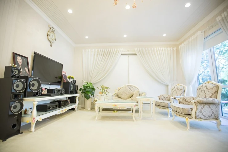 3 căn biệt thự từ Nam ra Bắc của Hồ Quỳnh Hương