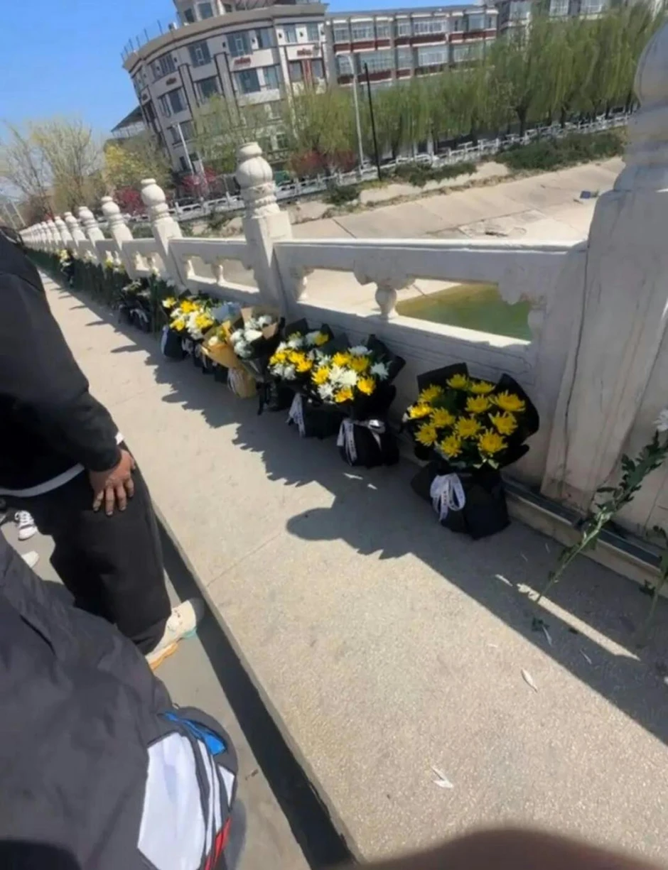 3 người đàn ông lao xuống kênh cứu 1 người phụ nữ đuối nước, cả 4 đều tử vong