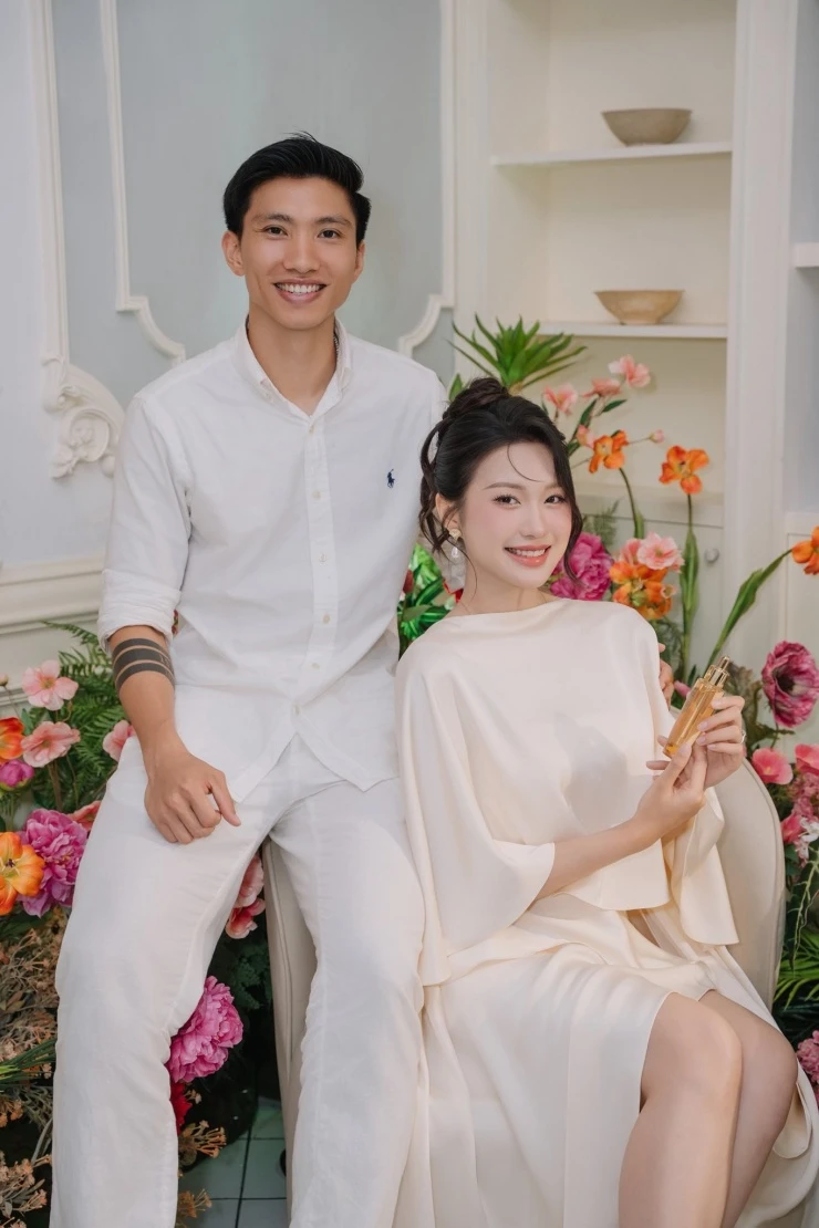 5 cặp nghệ sĩ - cầu thủ Việt: Người hạnh phúc viên mãn, kẻ tan vỡ 5 cặp nghệ sĩ - cầu thủ Việt: Người hạnh phúc viên mãn, kẻ tan vỡ