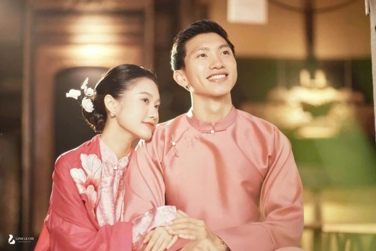 5 cặp nghệ sĩ - cầu thủ Việt: Người hạnh phúc viên mãn, kẻ tan vỡ 5 cặp nghệ sĩ - cầu thủ Việt: Người hạnh phúc viên mãn, kẻ tan vỡ