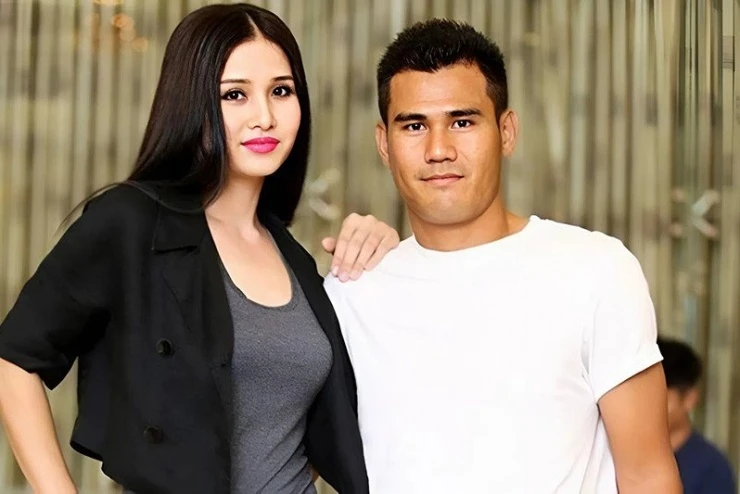 5 cặp nghệ sĩ - cầu thủ Việt: Người hạnh phúc viên mãn, kẻ tan vỡ 5 cặp nghệ sĩ - cầu thủ Việt: Người hạnh phúc viên mãn, kẻ tan vỡ