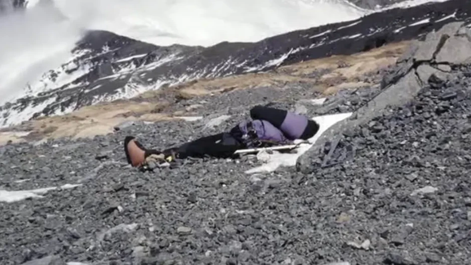 7 câu chuyện ám ảnh phía sau các “cột mốc thi thể” trên đỉnh Everest