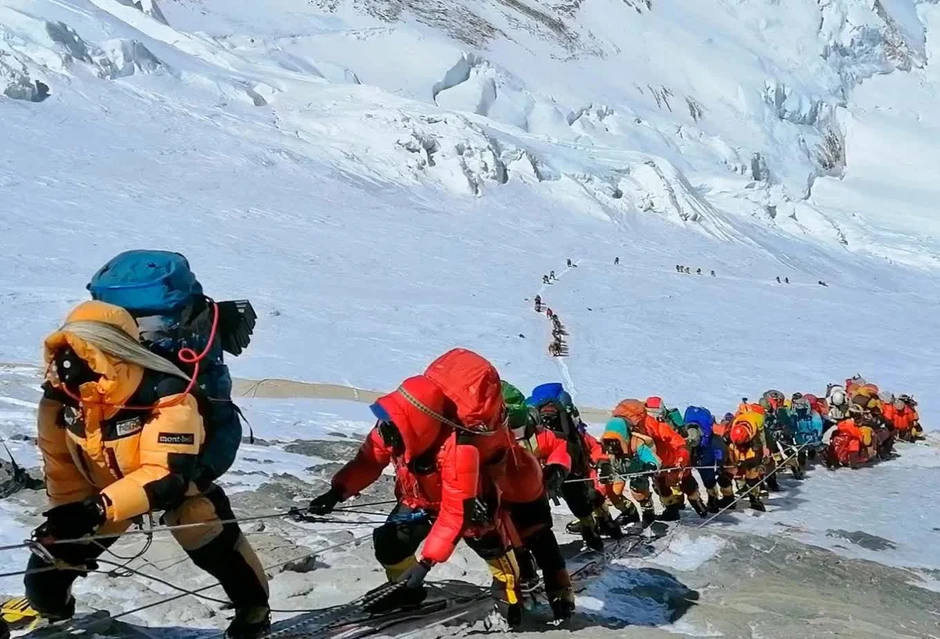 7 câu chuyện ám ảnh phía sau các “cột mốc thi thể” trên đỉnh Everest