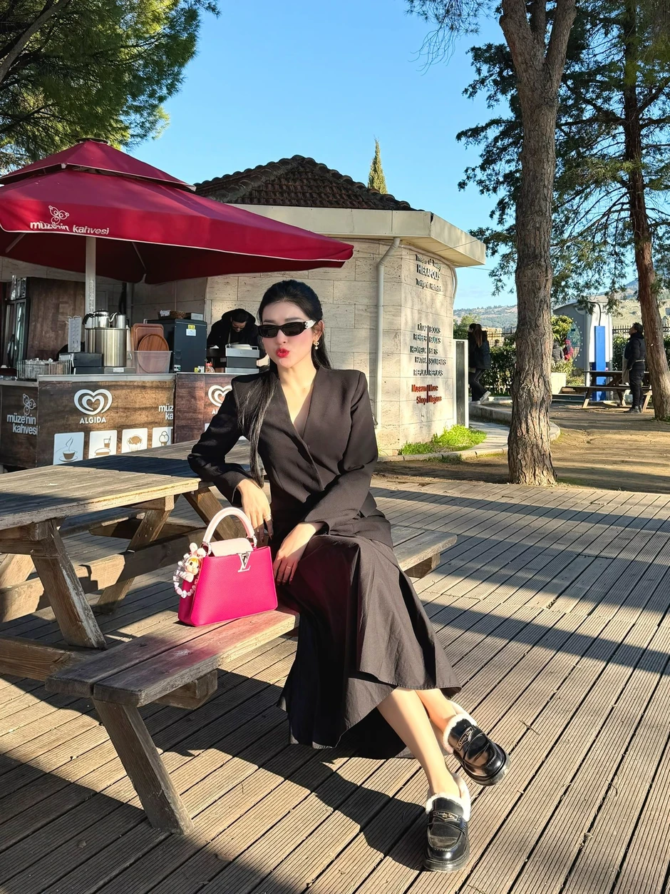 Á hậu Huyền My thanh lý túi 105 triệu nhưng bị soi 1 chi tiết khó chấp nhận: "40 triệu còn thấy đắt"