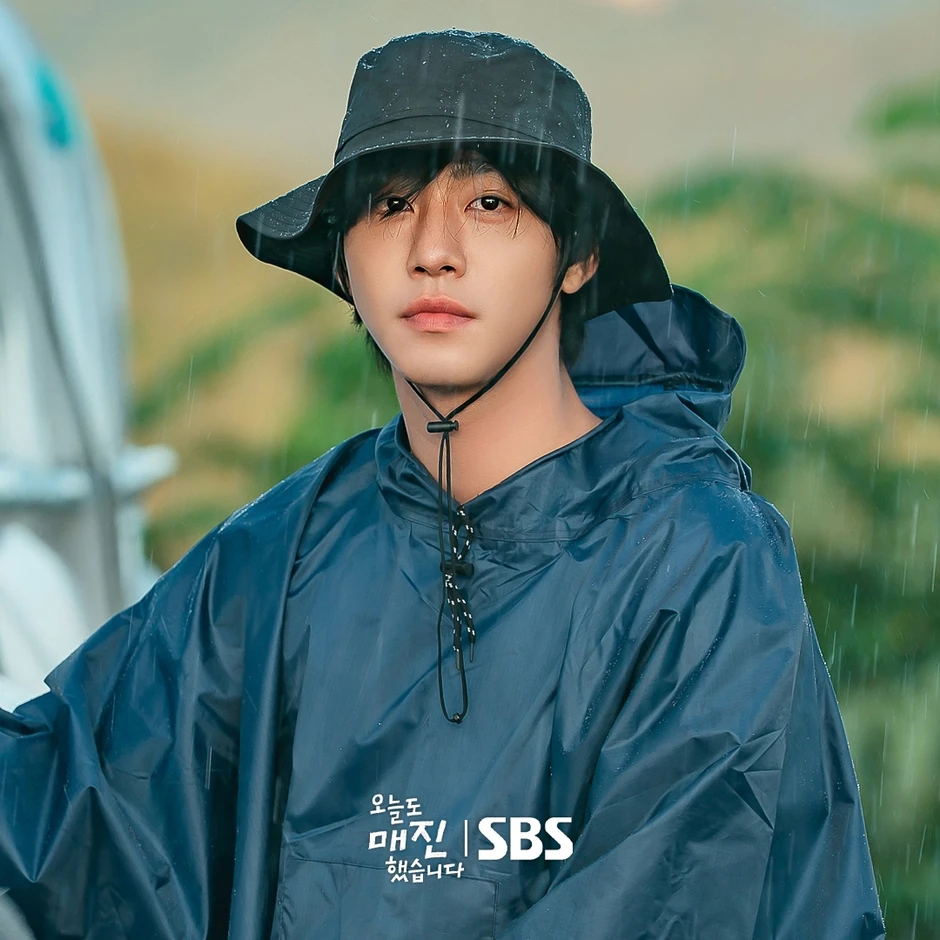 Ahn Hyo Seop hóa anh nông dân mặt đẹp như điêu khắc