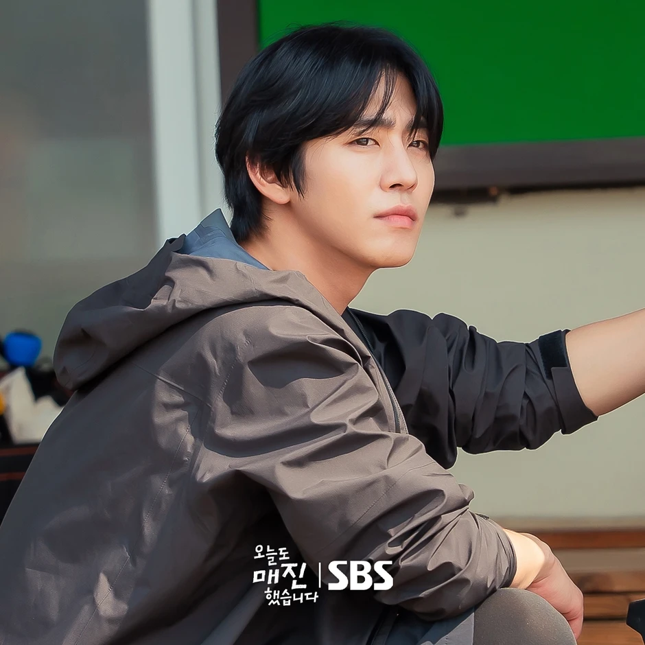 Ahn Hyo Seop hóa anh nông dân mặt đẹp như điêu khắc