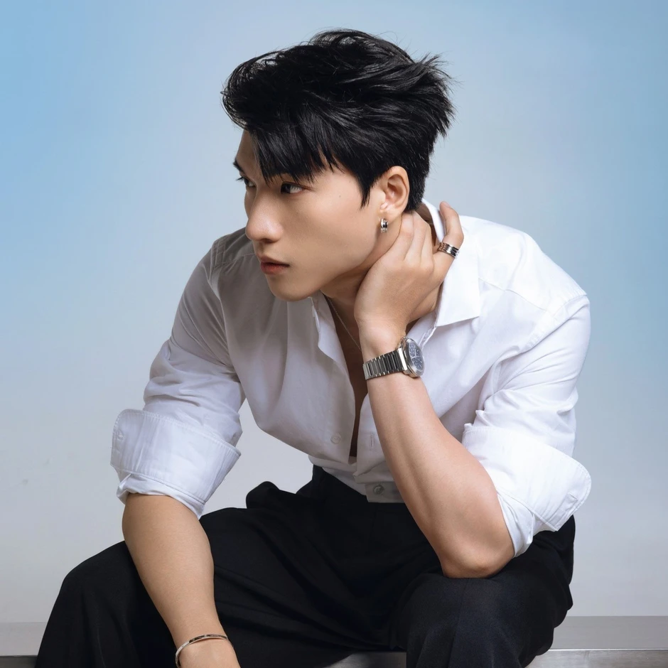 Ai thăng tiến thần tốc như HIEUTHUHAI